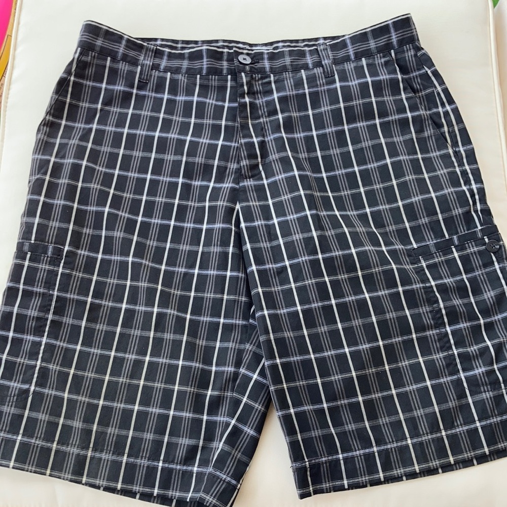 Adidas Men Golf shorts size 34 excellent condition